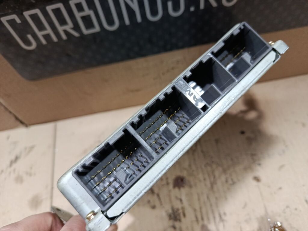 Блок EFI на Subaru Legacy Wagon BH5 EJ206