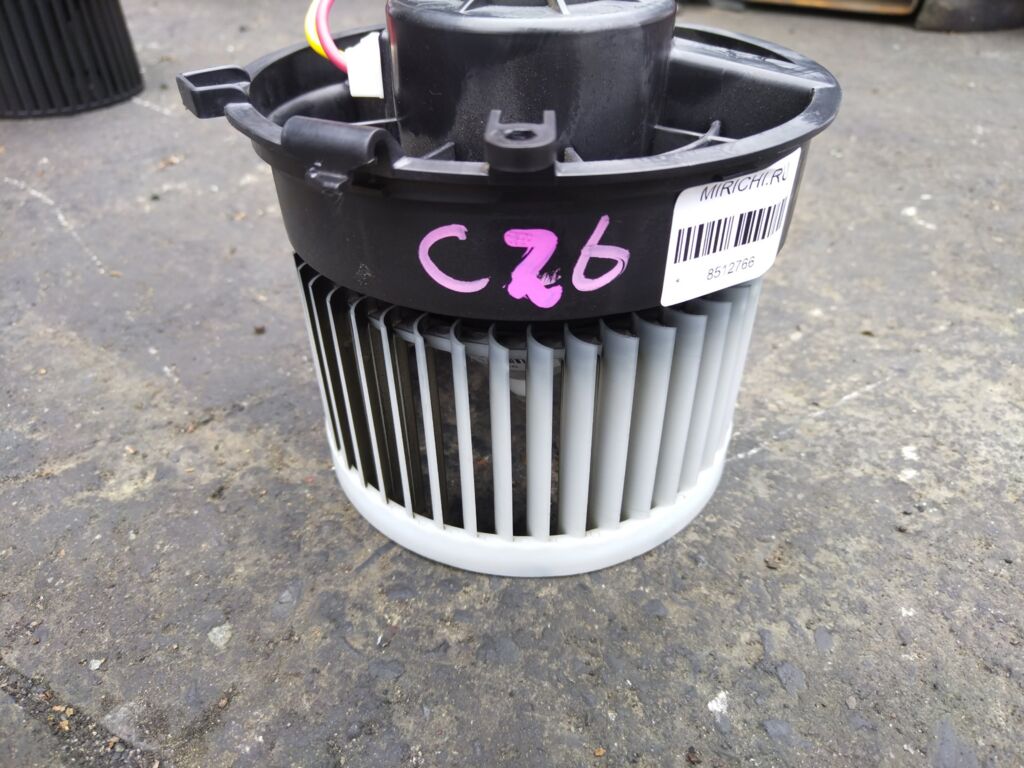 Мотор печки на Nissan Serena C26