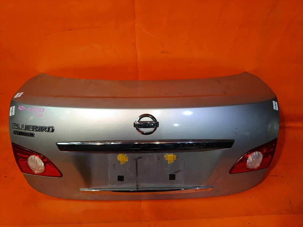 Крышка багажника на Nissan Bluebird Sylphy KG11 132-63823