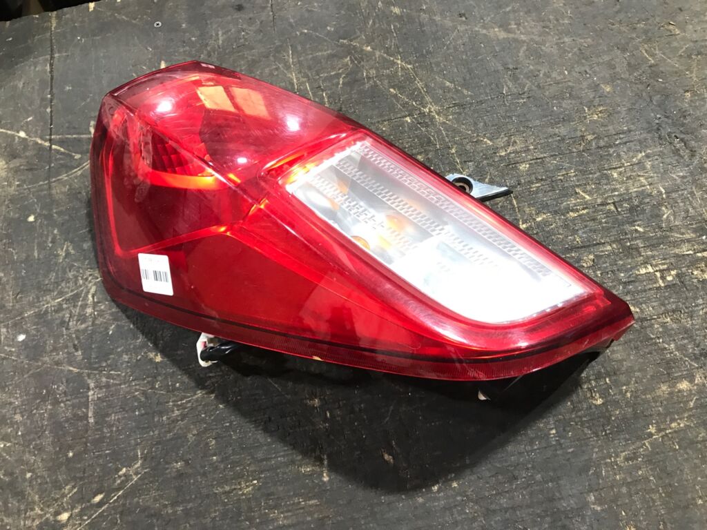 Стоп на Mitsubishi Ek Space B11A 1146-398, Левое расположение