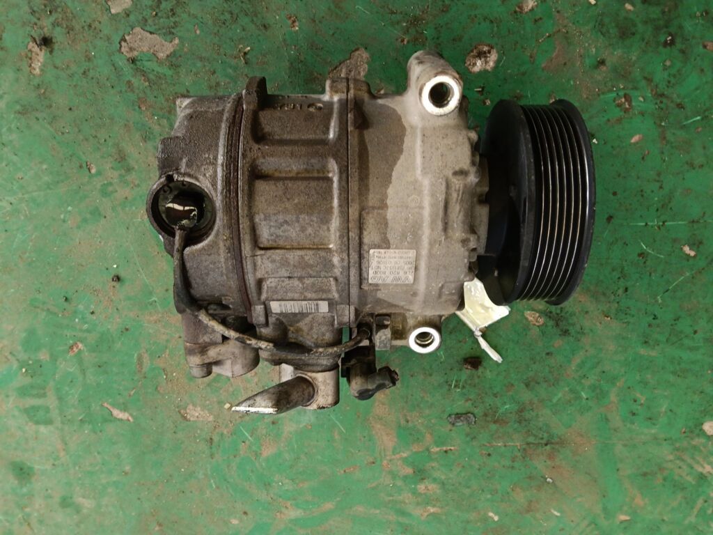 Компрессор кондиционера 7L6820803D на Volkswagen Touareg 7L BRJ Фото 3