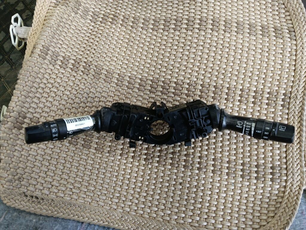 Переключатель поворотов на Hyundai Ix35 LM 93410-3R130 93420-2K050