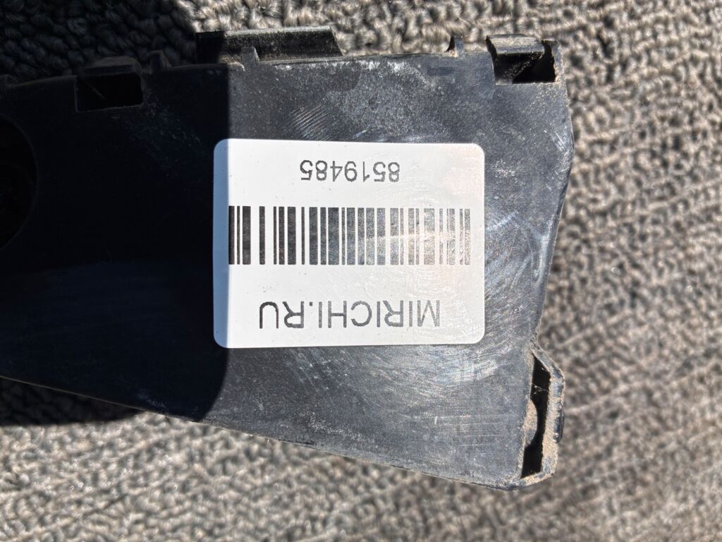 Крепление бампера на Toyota Prius NHW20 52575-47011, Заднее Правое расположение