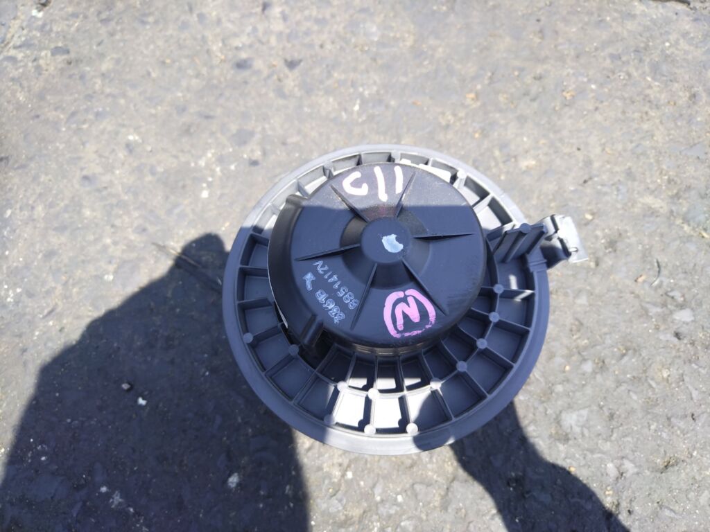 Мотор печки на Nissan Tiida C11