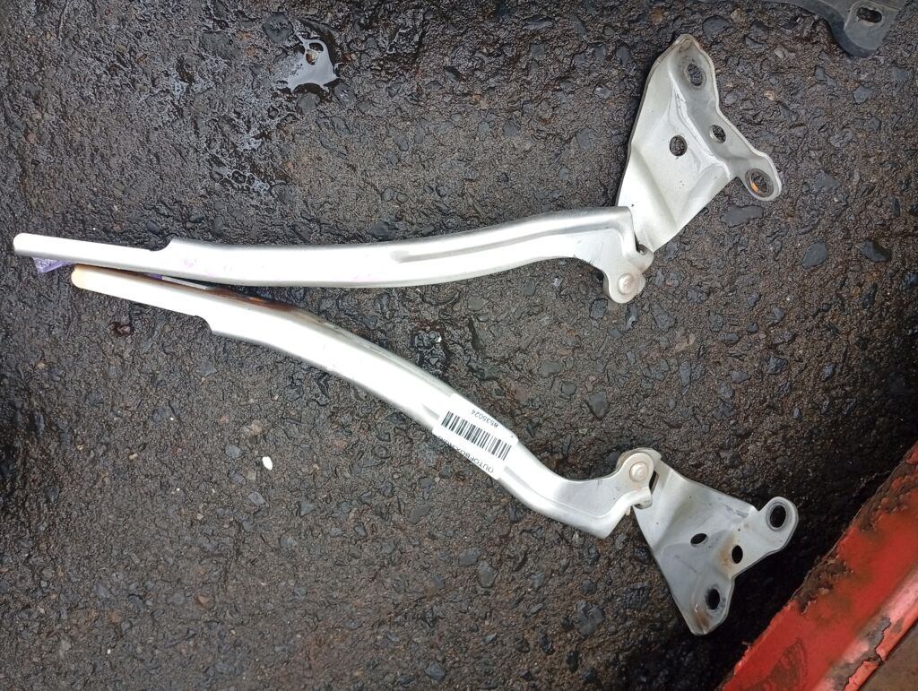 Крепление капота на Honda Fit GE6