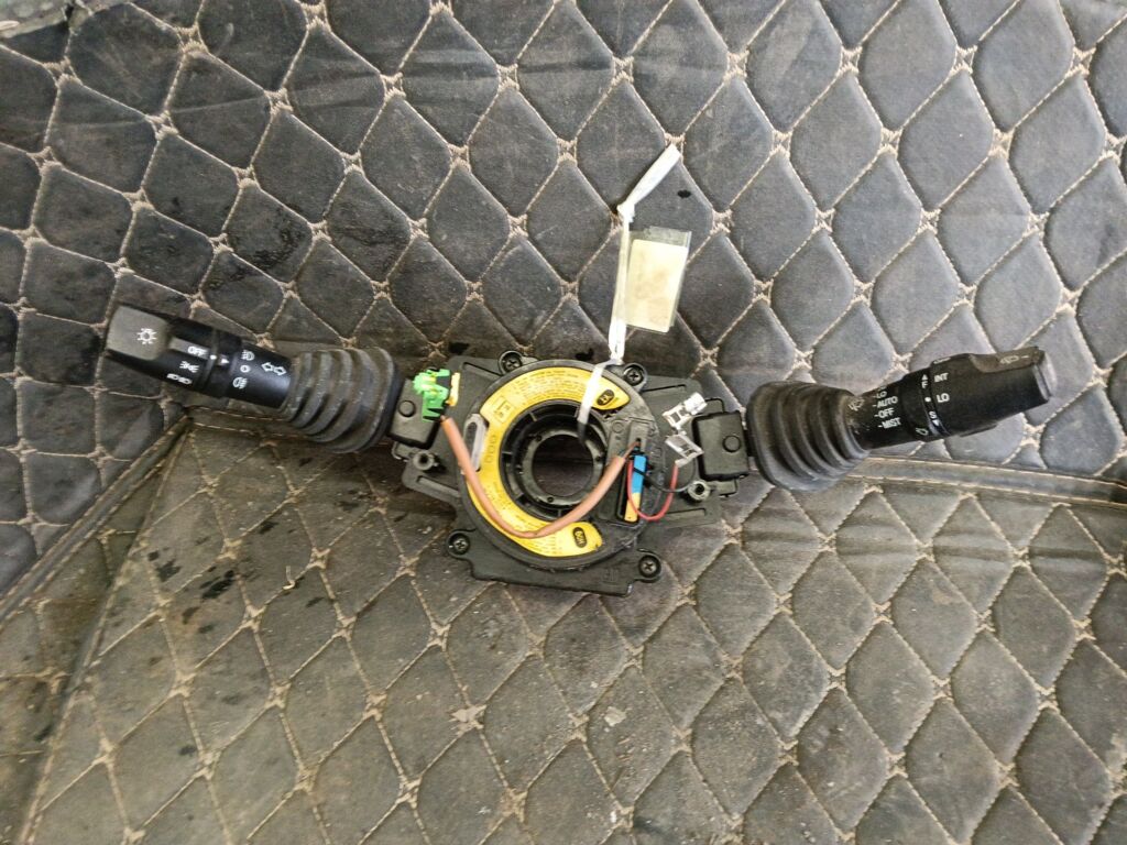 Переключатель поворотов на Chevrolet Captiva C100 96628697