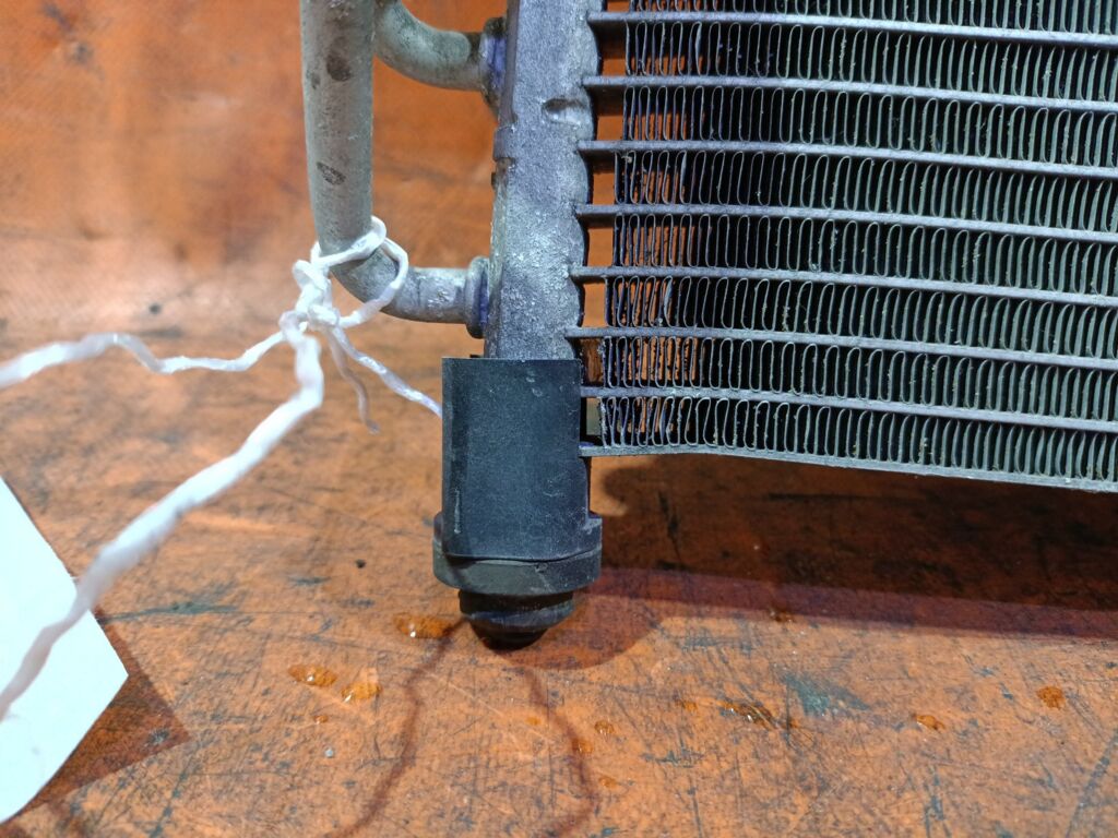 Радиатор кондиционера на Nissan Tiida C11 HR15DE 92110 1U600  92110 ED000  FX-267-3170  TD-267-3170