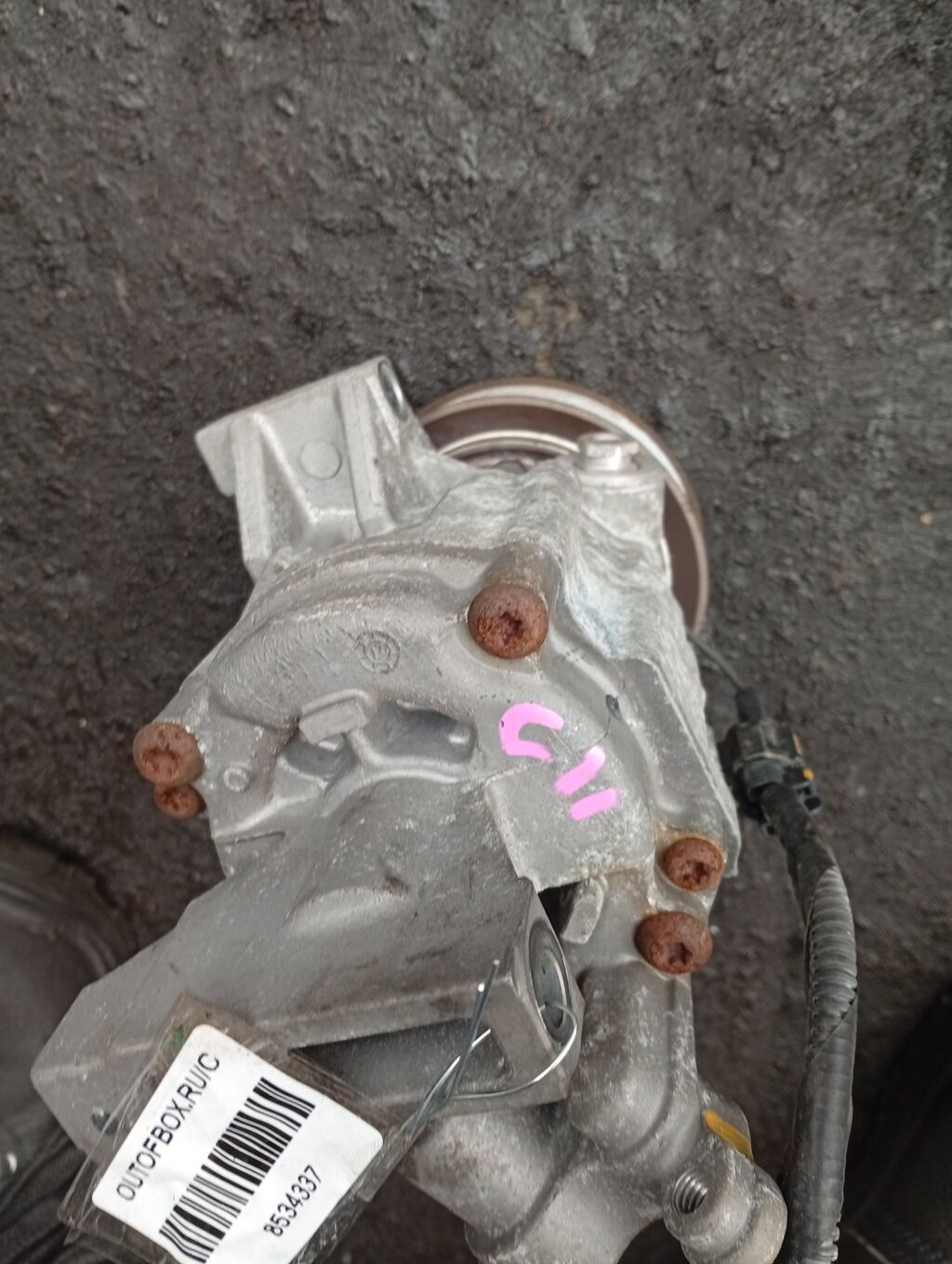 Компрессор кондиционера на Nissan Tiida C11 HR15DE 92600-ED07B