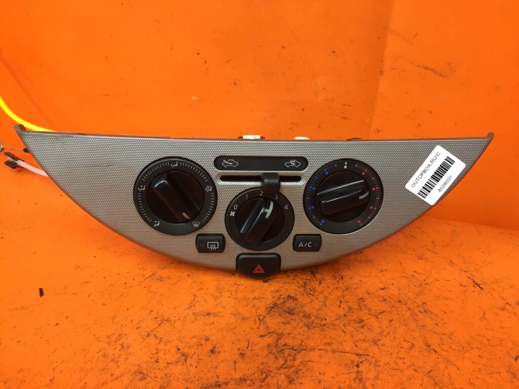 Блок управления климатконтроля на Nissan Note E11