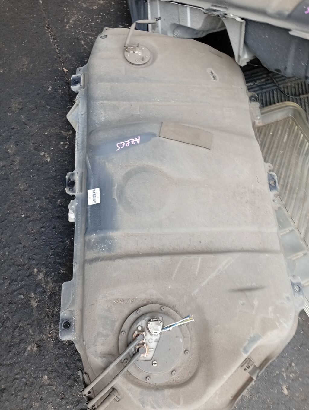 Бак топливный на Toyota Noah AZR65G 1AZ-FSE