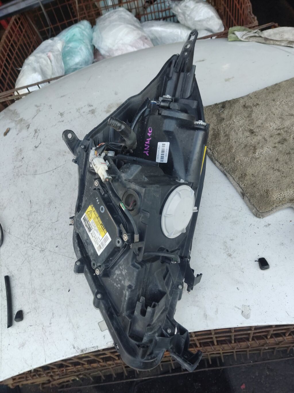 Фара на Toyota Isis ANM10W 44-69, Левое расположение