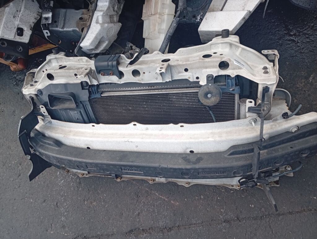 Телевизор на Toyota Vitz KSP130 1KR-FE