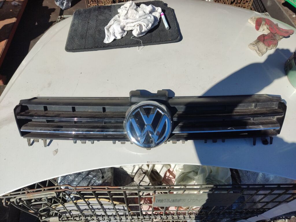 Решетка радиатора на Volkswagen Golf Vii 5G 5G0853653  5G0853655C
