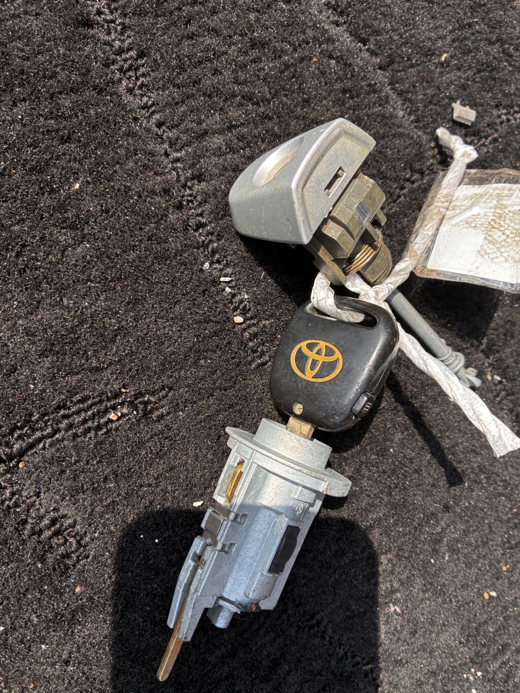 Замок зажигания на Toyota Ist NCP60