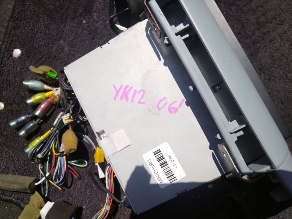 Автомагнитофон на Nissan March YK12 B8260-79990