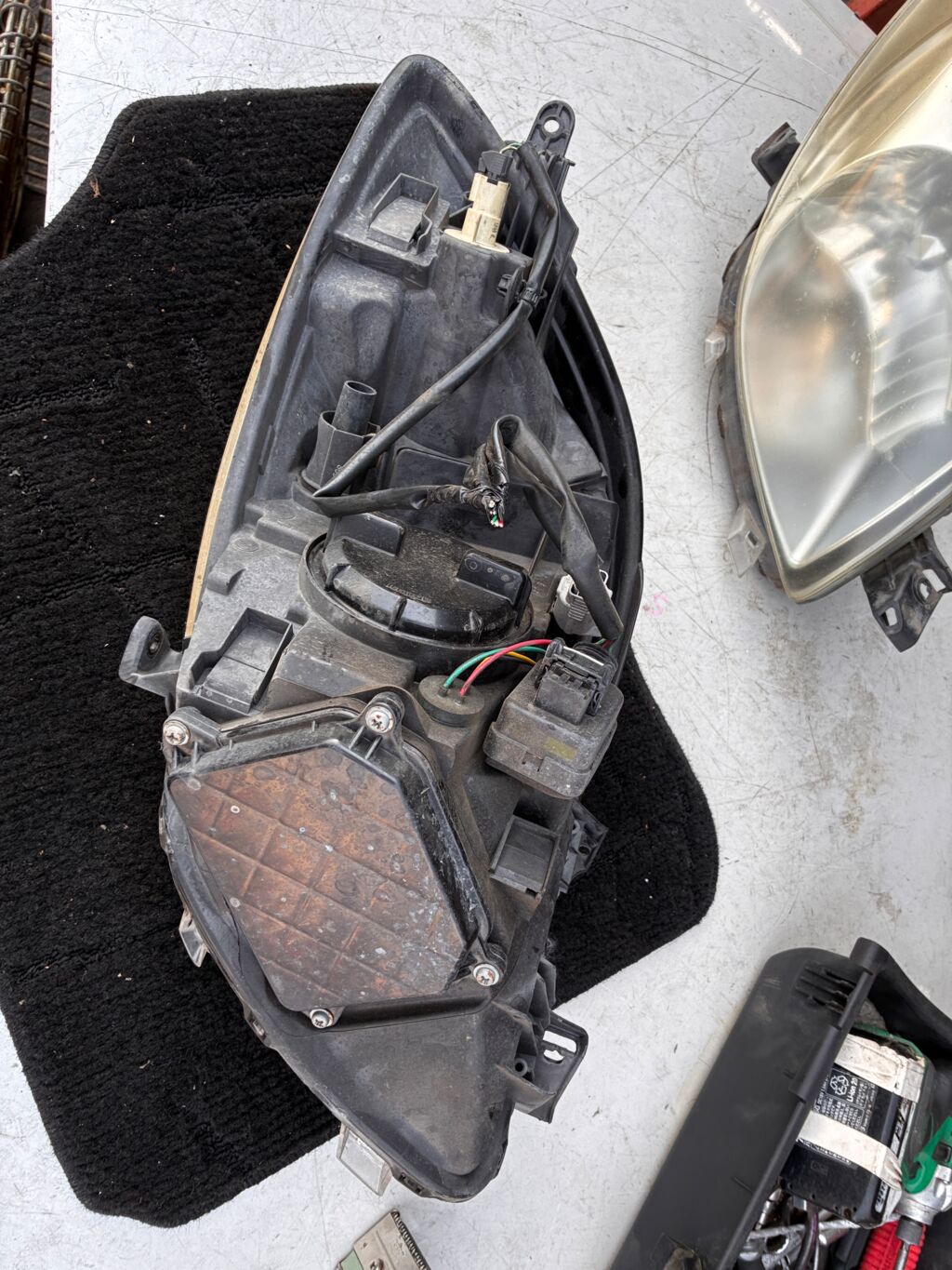 Фара на Toyota Vitz SCP90 52-170, Левое расположение
