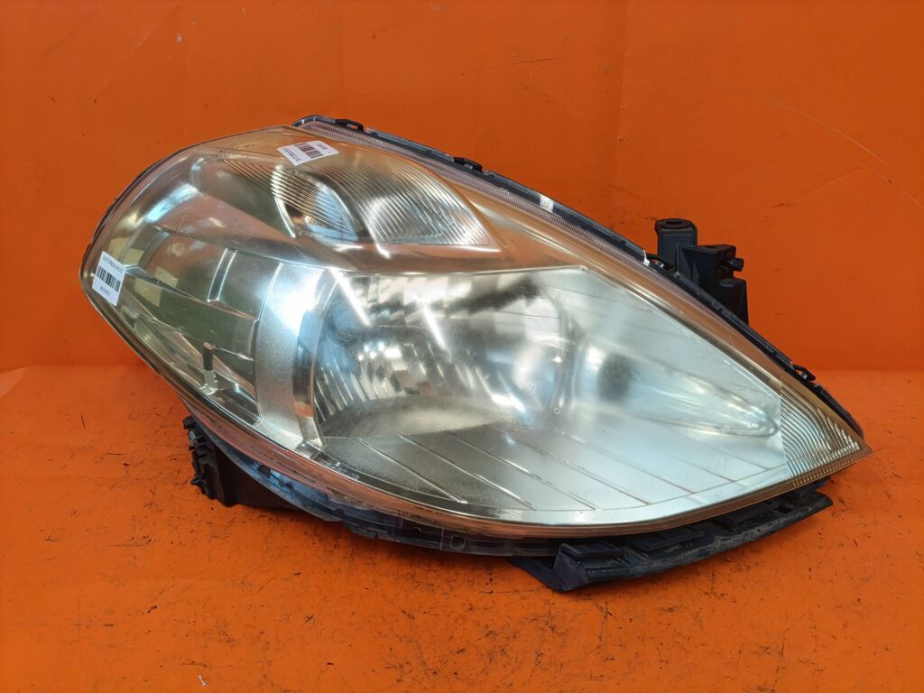 Фара на Nissan Tiida Latio SC11 P7779, Правое расположение