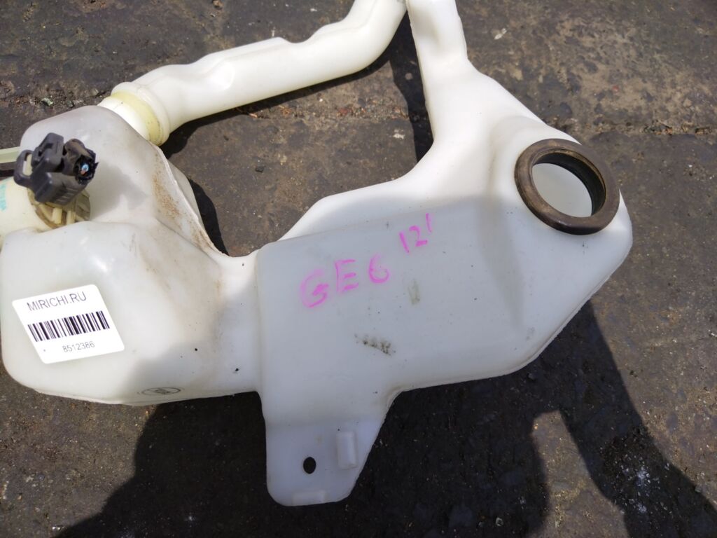 Бачок омывателя на Honda Fit GE6