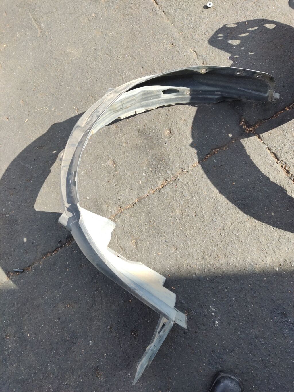 Подкрылок на Honda Stream RN6 R18A 74151-SMA-000, Переднее Левое расположение