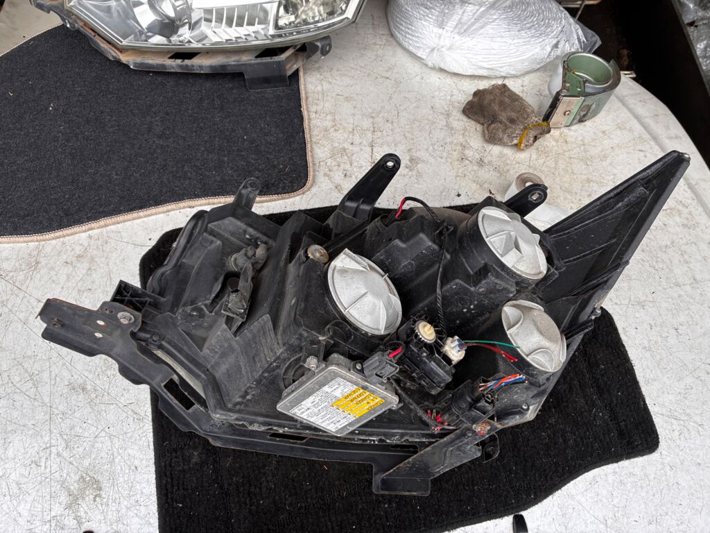 Фара на Mitsubishi Delica D5 CV5W 100-87918, Правое расположение