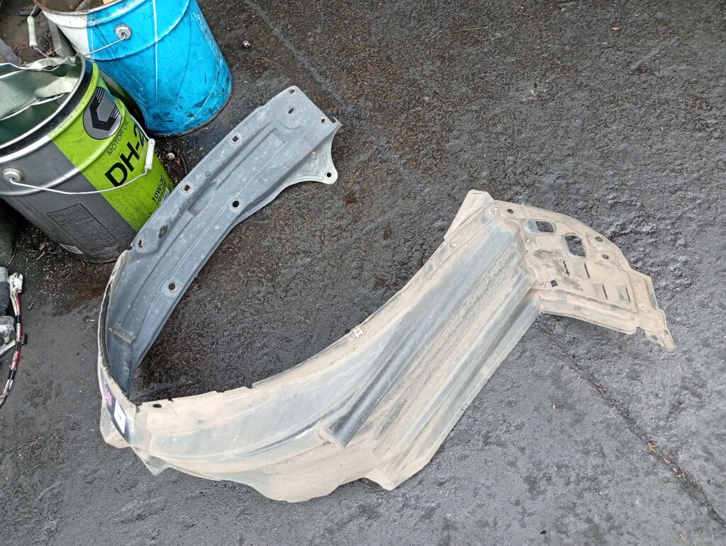 Подкрылок на Honda Stepwgn RK5 R20A, Переднее Левое расположение