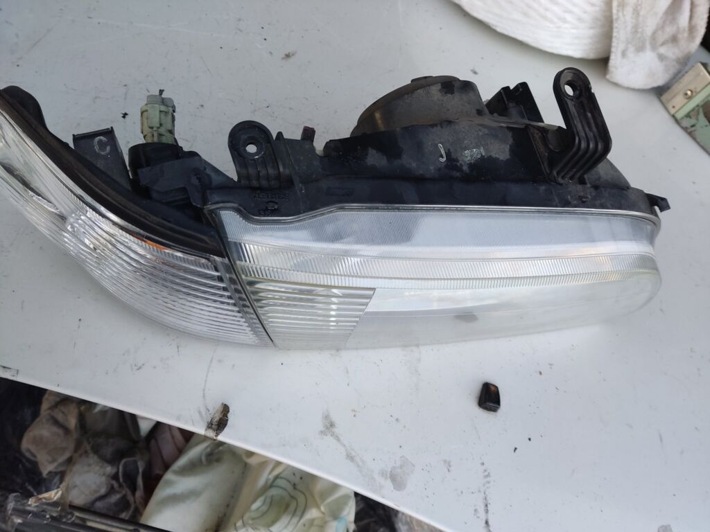 Фара на Nissan Sunny FB15 1602, Правое расположение