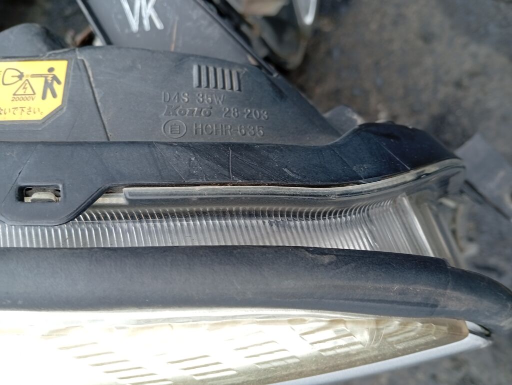 Фара 28-203 28-203, на Toyota Voxy ZRR70G Фото 2