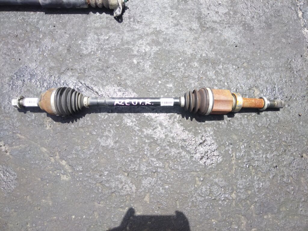 Привод на Nissan Leaf AZE0 EM57, Переднее Правое расположение