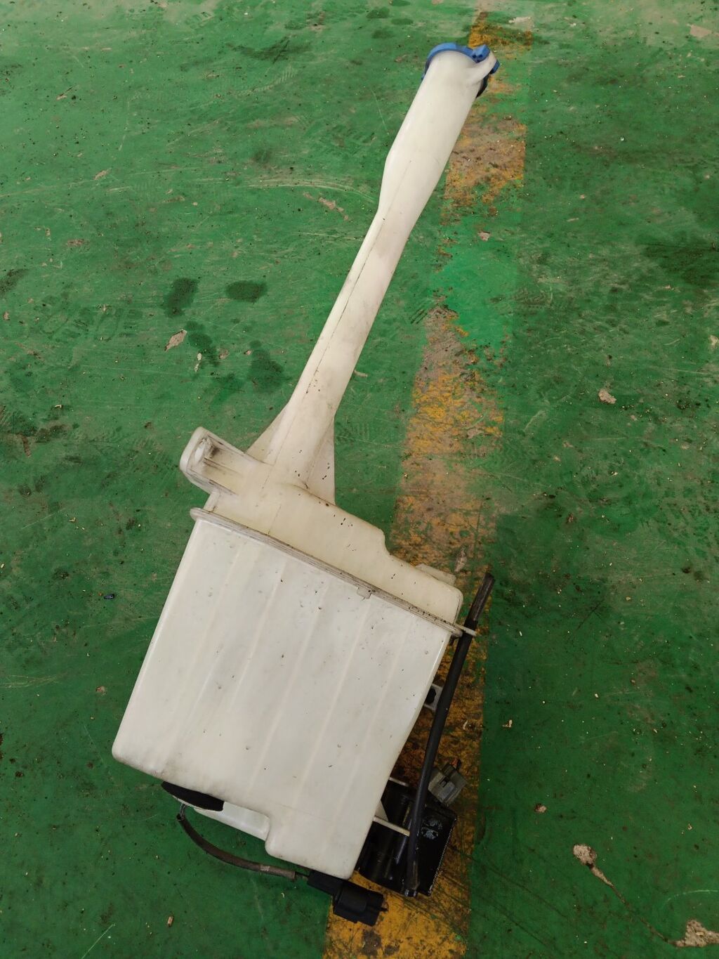 Бачок омывателя на Hyundai Santa Fe CM 98610-2B000  98510-3E000