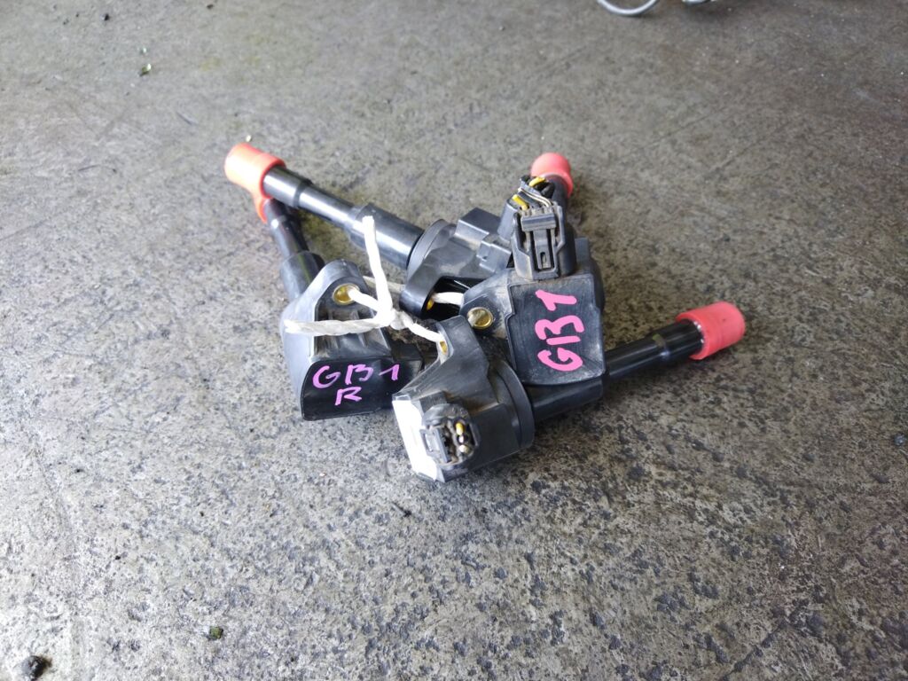 Катушка зажигания на Honda Mobilio GB1 L15A