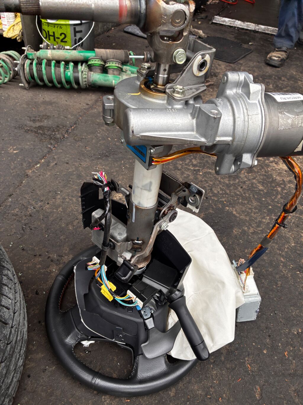Рулевая колонка на Toyota Ractis SCP100