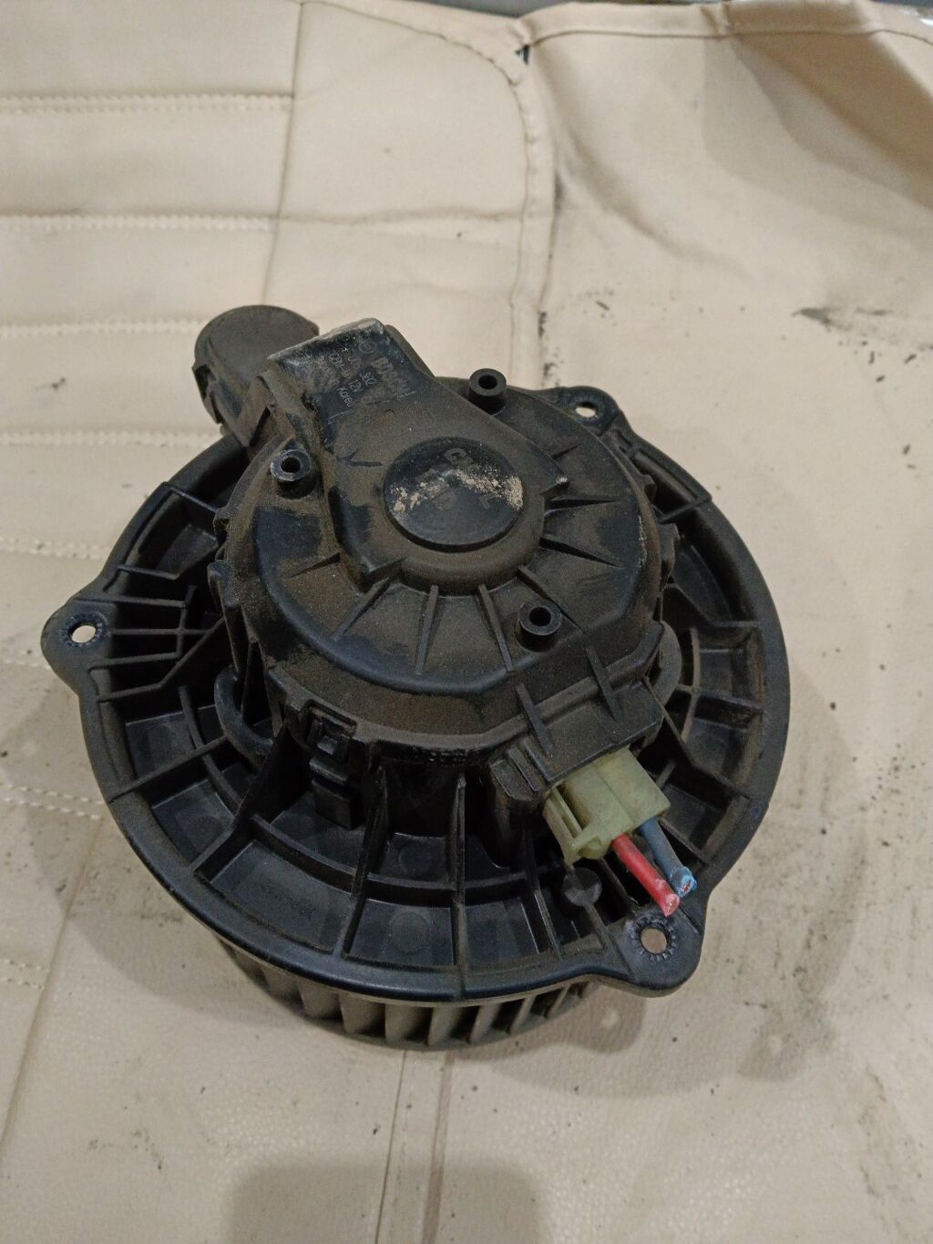 Мотор печки на Hyundai Santa Fe CM F00S3B2385