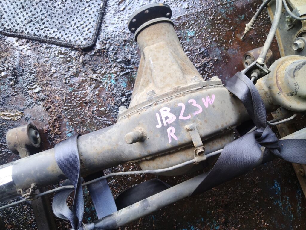 Мост на Suzuki Jimny JB23W K6A, Заднее расположение