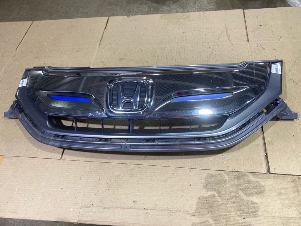 Решетка радиатора на Honda Freed GP3 71121-SWP-003