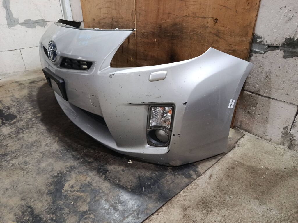 Бампер на Toyota Prius ZVW30 Фото 6
