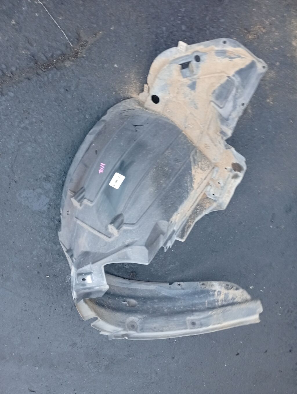 Подкрылок на Nissan Latio N17 63843-3BG0A, Переднее Левое расположение