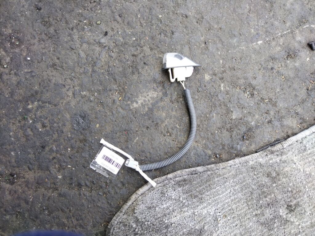 Поворотник в крыло на Toyota Crown GS151, Правое расположение