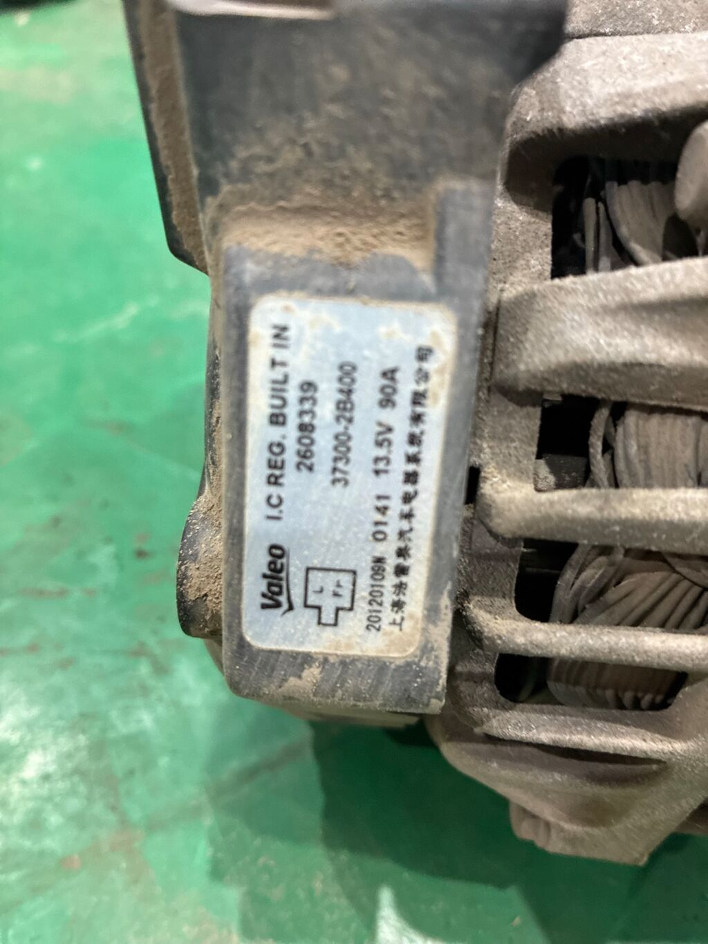 Генератор 37300-2B400 на Hyundai Solaris RB G4FA Фото 3
