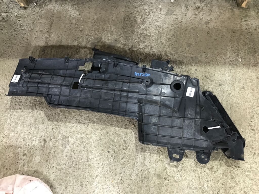 Защита замка капота на Toyota Avensis AZT250 53141-05030