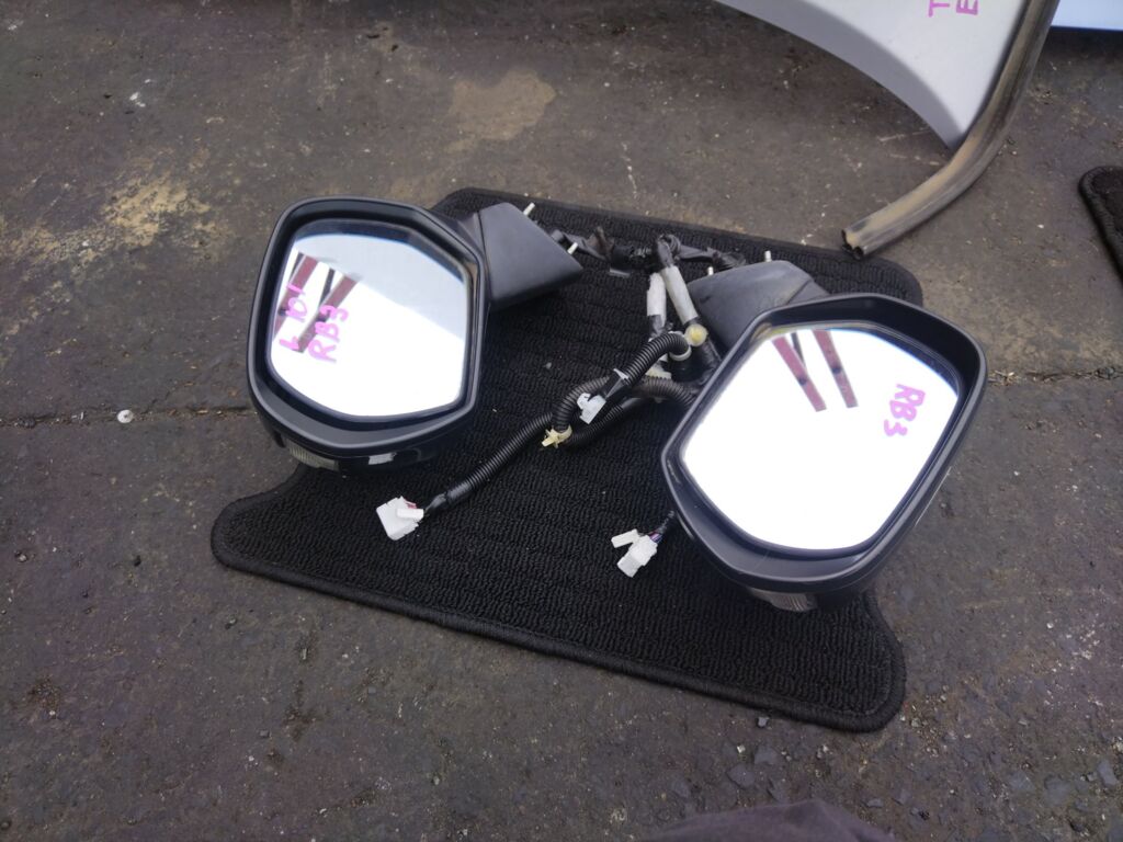 Зеркало двери боковой на Honda Odyssey RB3