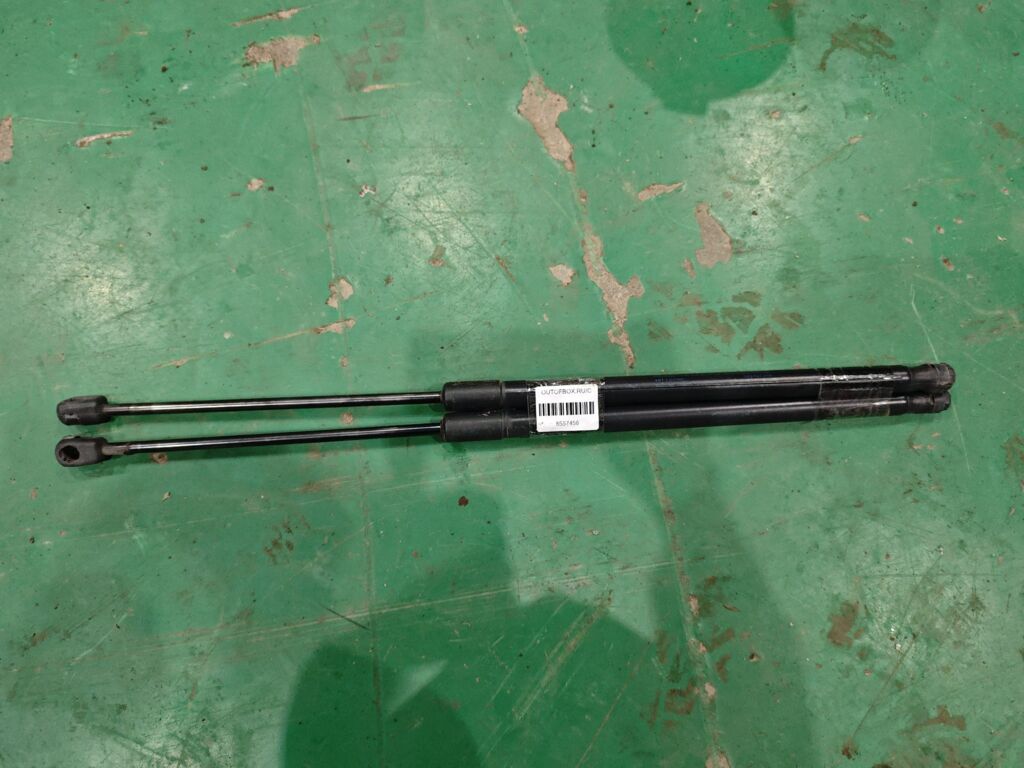 Амортизатор двери на Skoda Octavia 1ZD827550