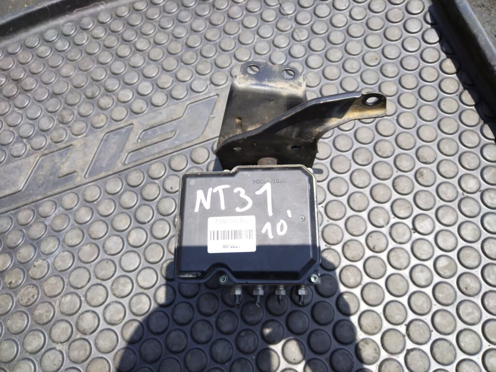 Блок ABS на Nissan X-Trail NT31 MR20DE 47660-JG08A