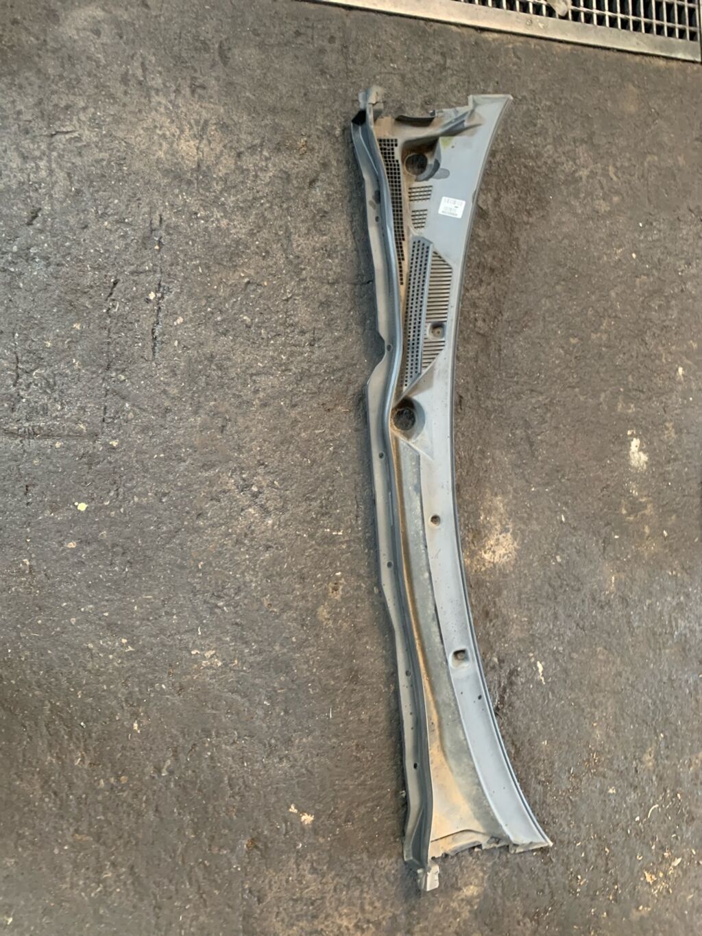Решетка под лобовое стекло на Nissan Bluebird Sylphy FG10 66862-4M500