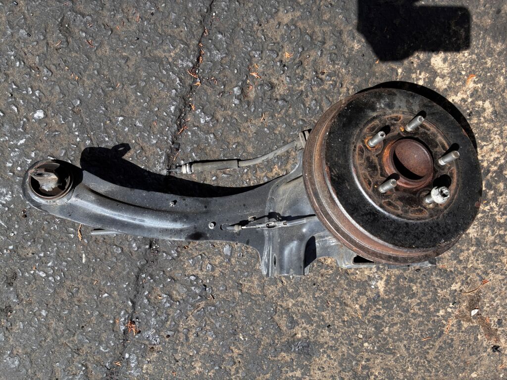 Ступица на Mazda Axela BK5P ZY-VE, Заднее Левое расположение