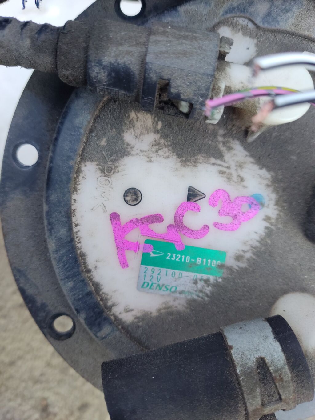 Бензонасос на Toyota Passo KGC30 1KR-FE 23210-B1100