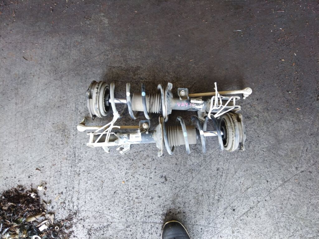 Стойка амортизатора на Nissan Ad Expert VAY12 CR12DE, Переднее расположение