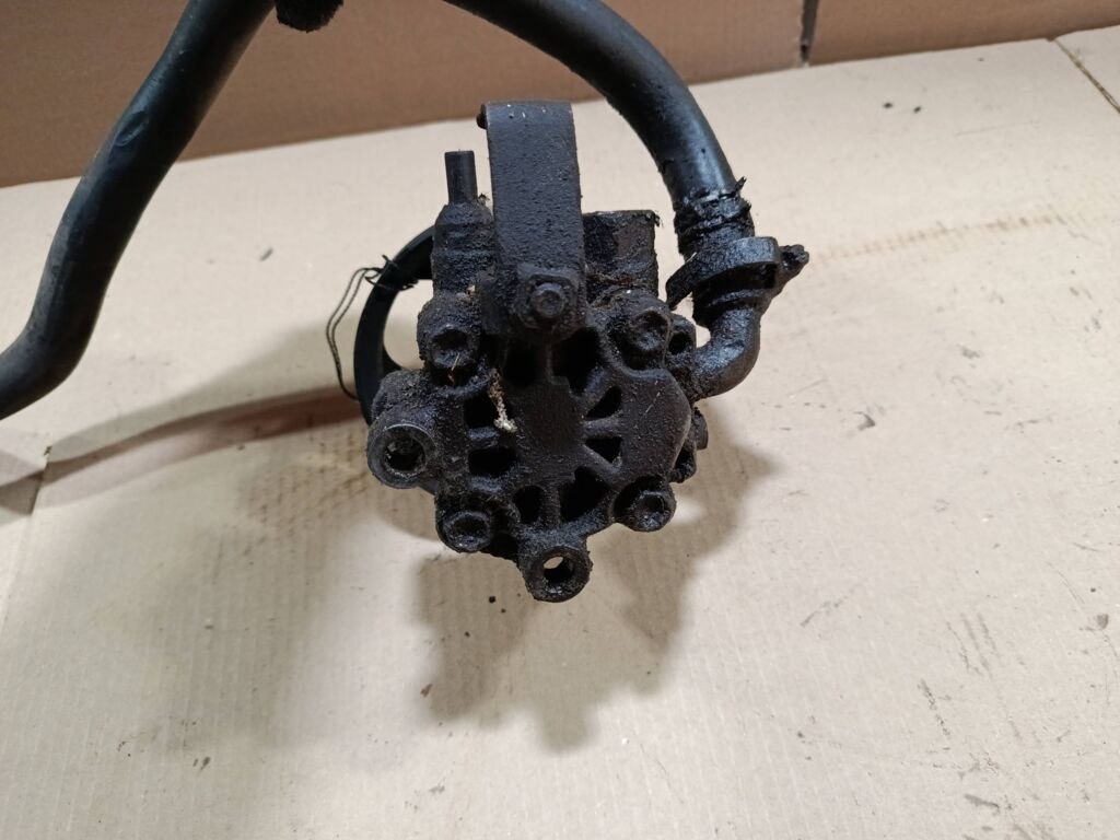 Насос гидроусилителя на Toyota Vista ZZV50 1ZZ-FE Фото 5