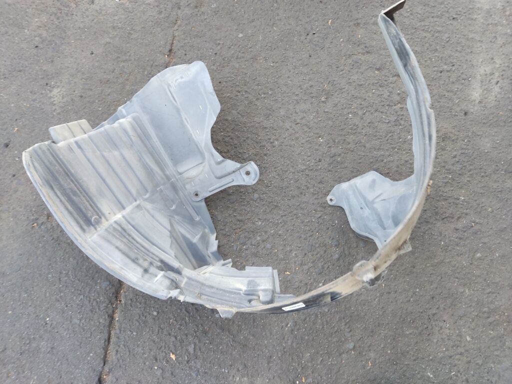 Подкрылок на Nissan March AK12 CR12DE 63842-CT00A  63844-4V10A, Переднее Правое расположение