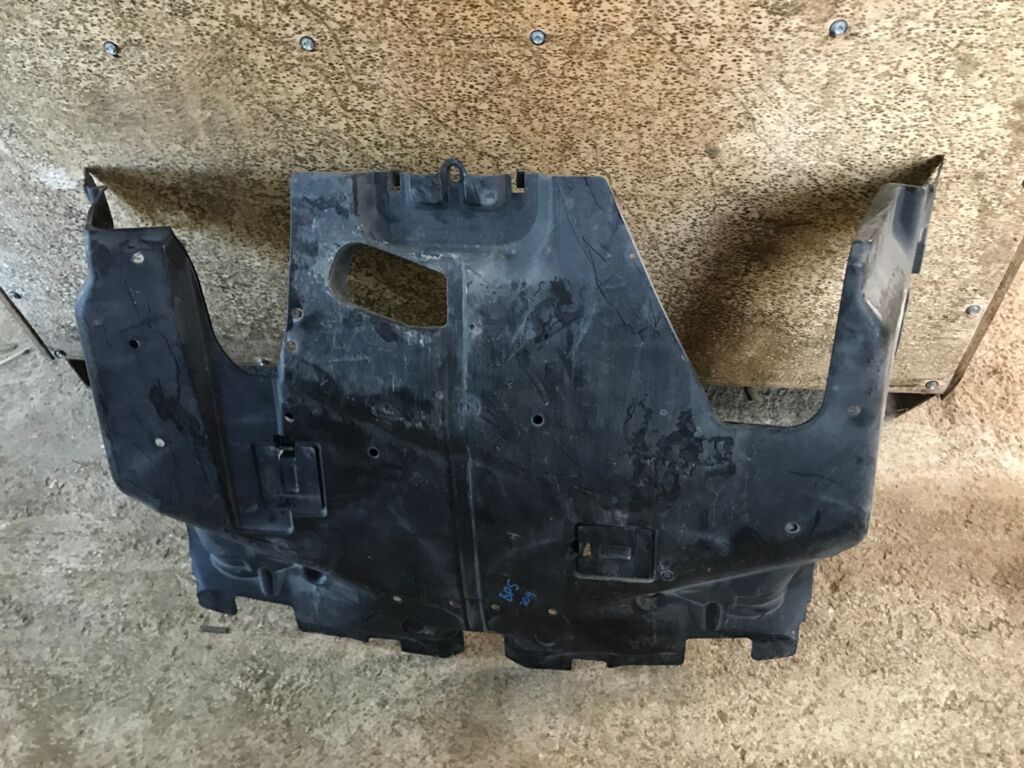 Защита двигателя 56440AG140 на Subaru Legacy Wagon BP5 EJ204 Фото 2