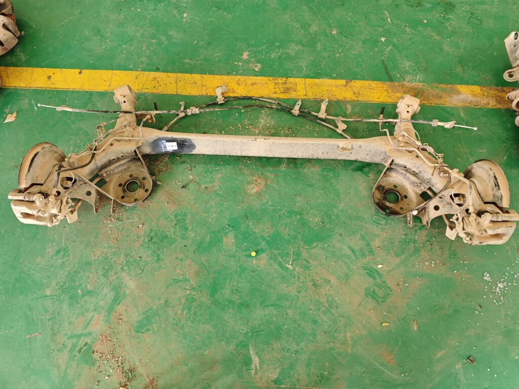 Балка подвески на Toyota Corolla ZRE151L 1ZR-FE, Заднее расположение